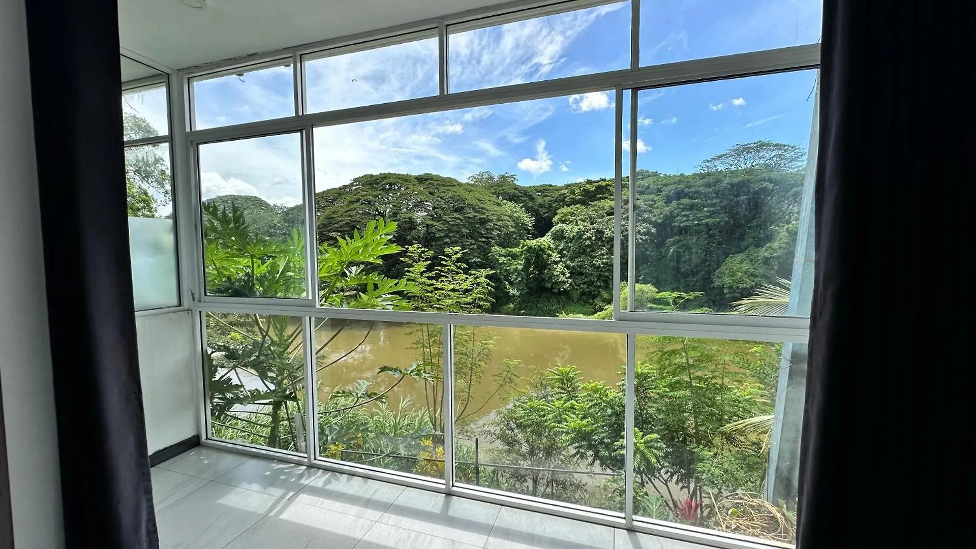 Pensjonat Varsity Villa Kandy
