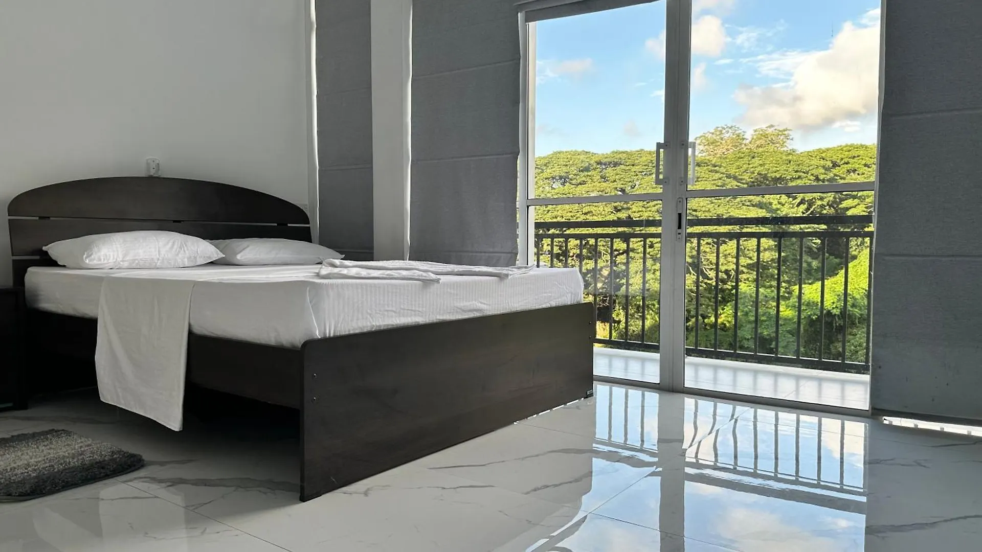 Varsity Villa Канди Гостевой дом